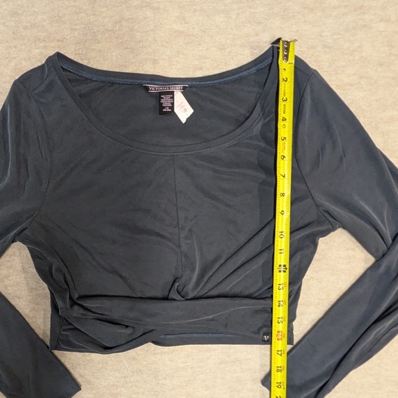 Victoria's Secret Faux Wrap Front Long Sleeve Dark Gray Soft Top Size Large - Picture 6 of 7